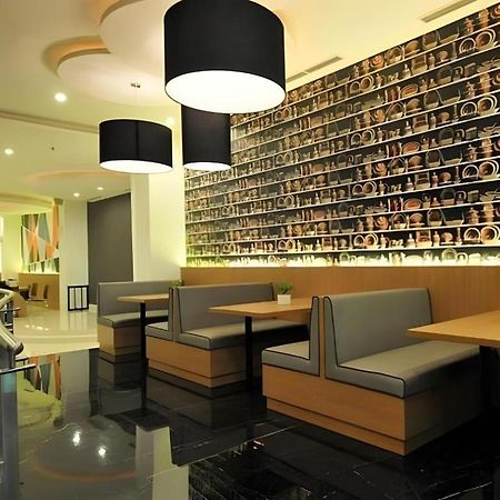 Clay Hotel Jakarta Buitenkant foto