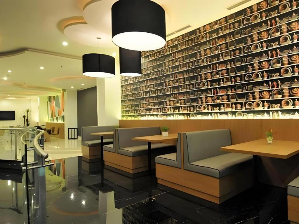Clay Hotel Jakarta Buitenkant foto