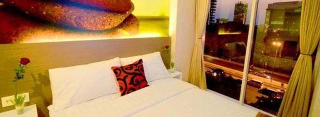Clay Hotel Jakarta Buitenkant foto