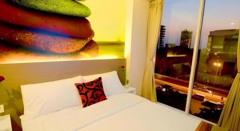 Clay Hotel Jakarta Buitenkant foto