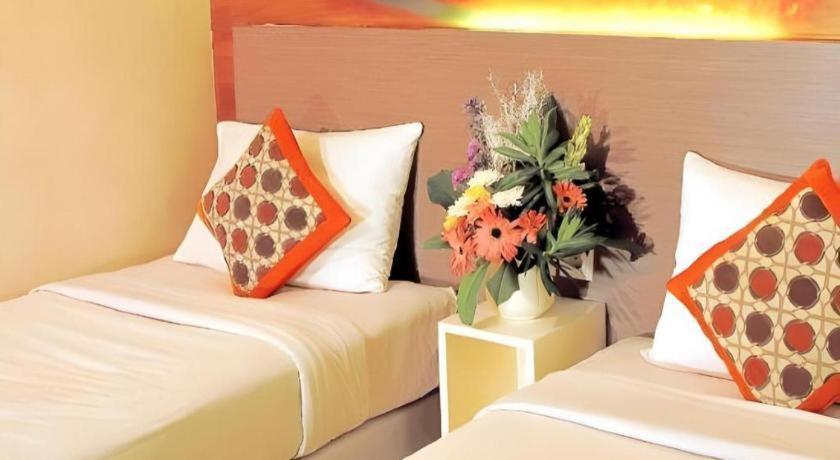 Clay Hotel Jakarta Buitenkant foto