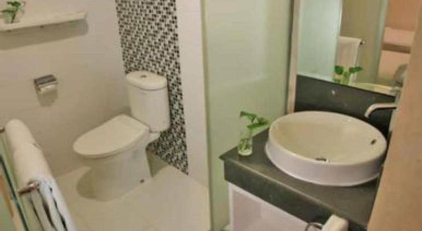 Clay Hotel Jakarta Buitenkant foto